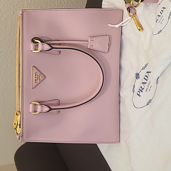 1,700 - Picture 3 of 7